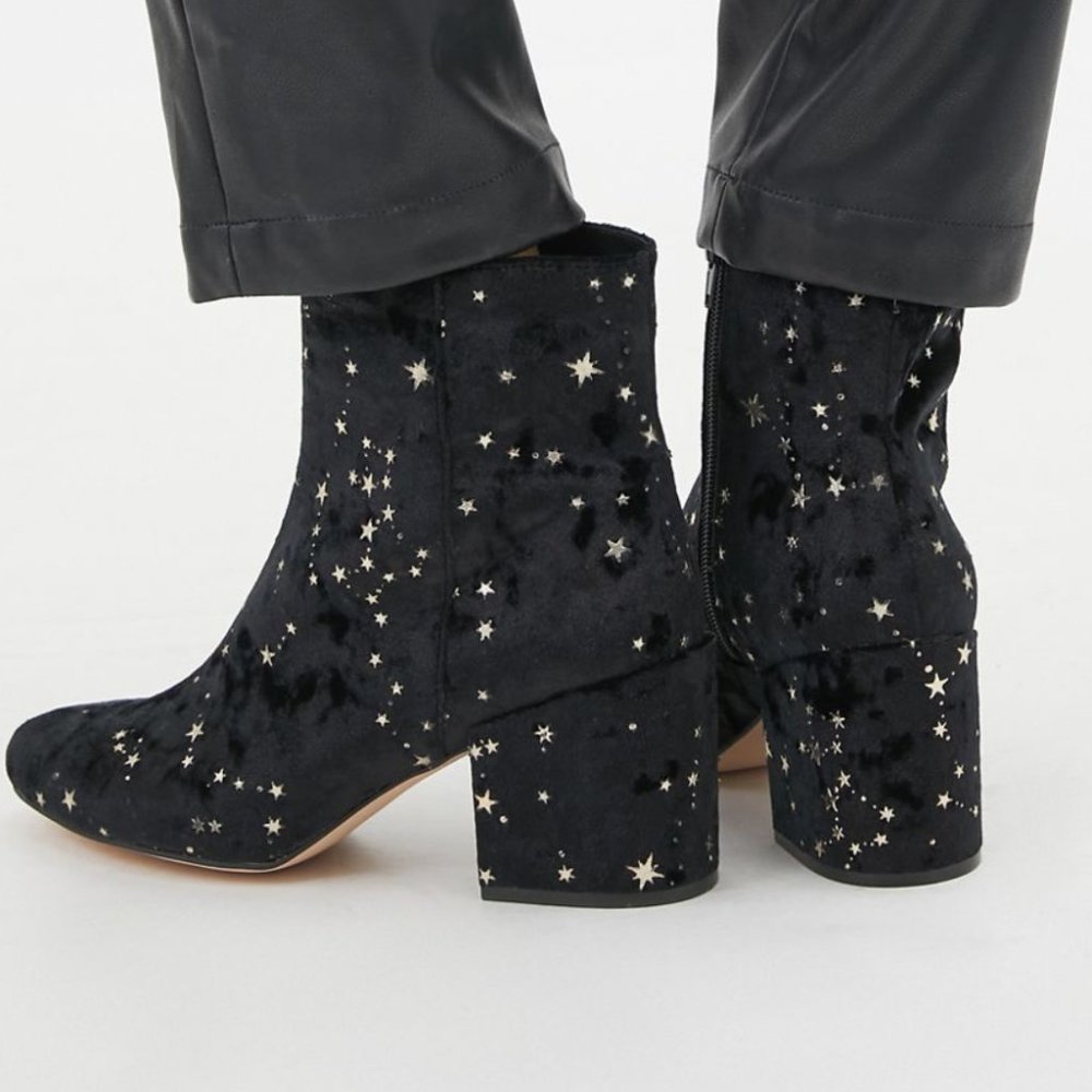 Margot Constellation Zodiac Stars Moon Velvet Boot - Picture 4 of 5
